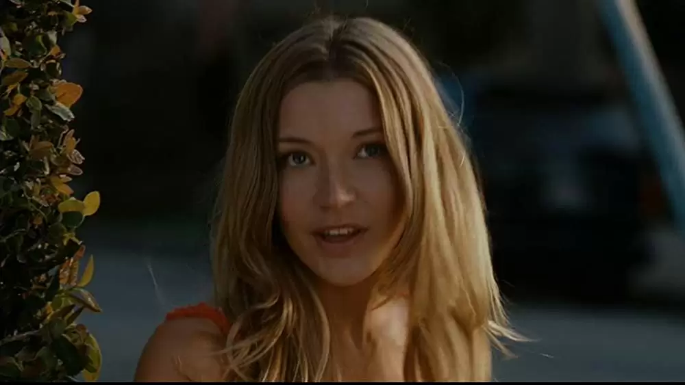 「ディスタービア」サラ・ローマーの画像