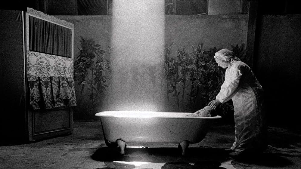 イースト・オブ・ヌーンの画像