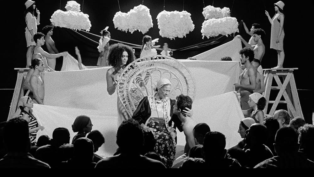 イースト・オブ・ヌーンの画像