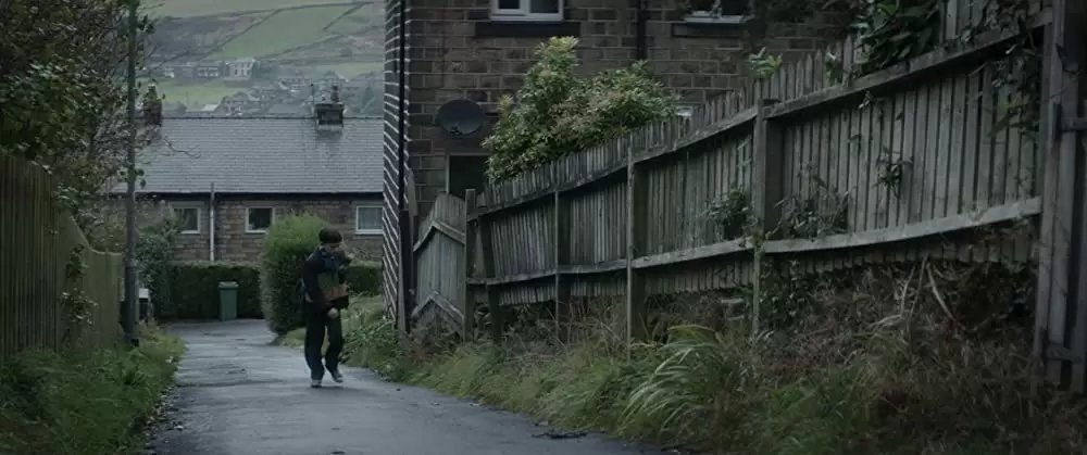 「怪物はささやく」ルイス・マクドゥーガルの画像