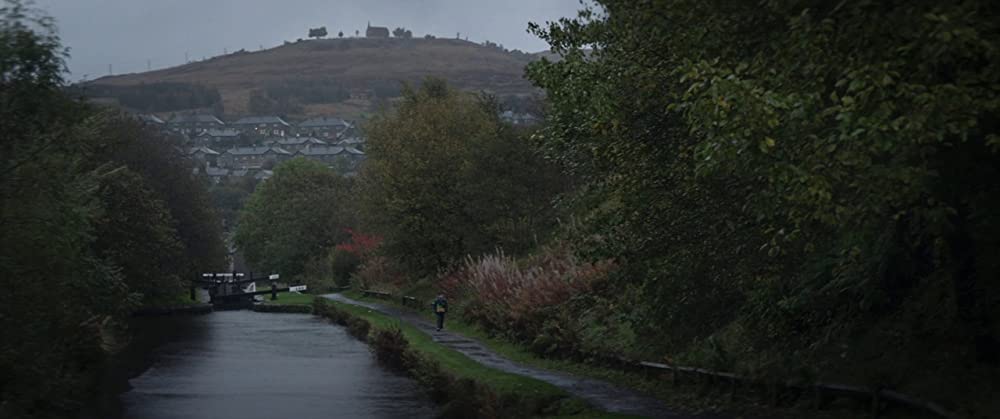 怪物はささやくの画像