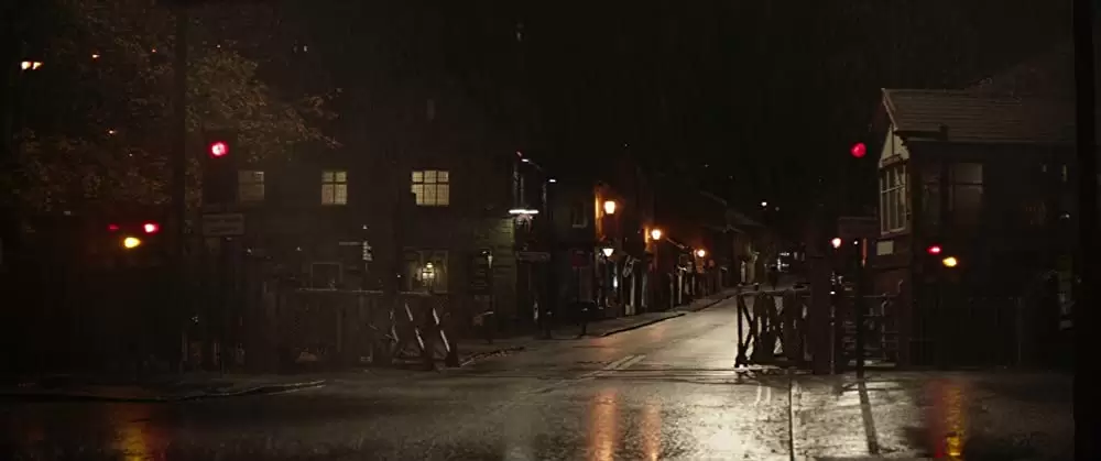 怪物はささやくの画像