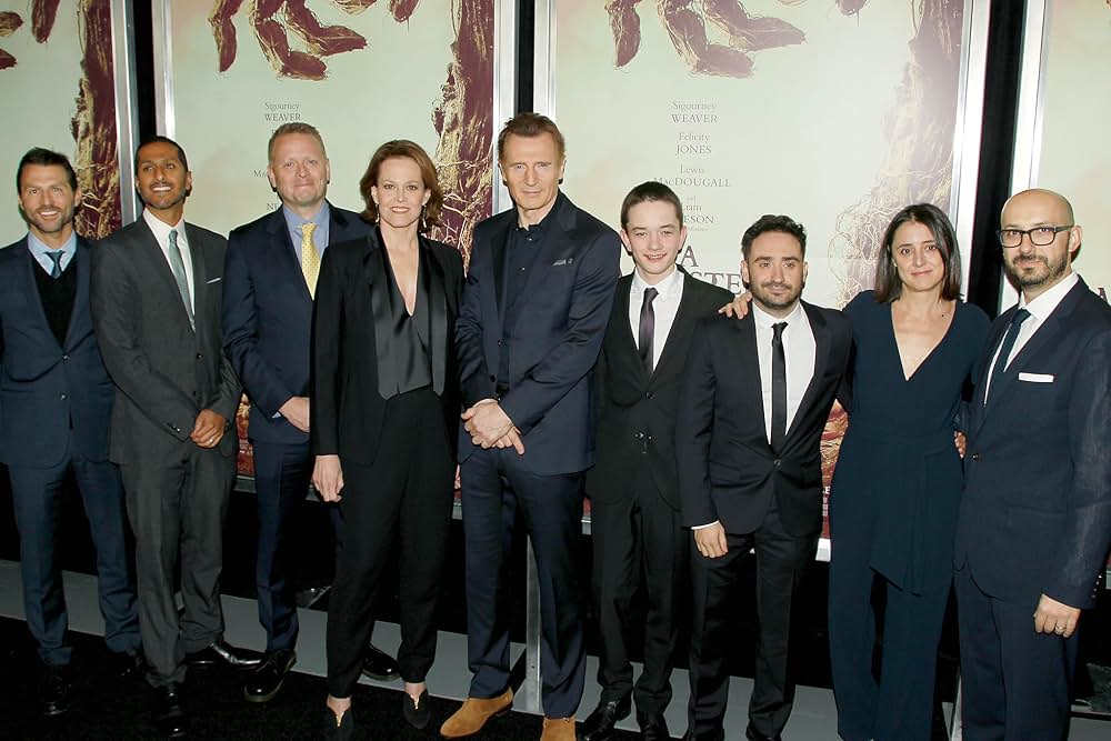 怪物はささやくの画像