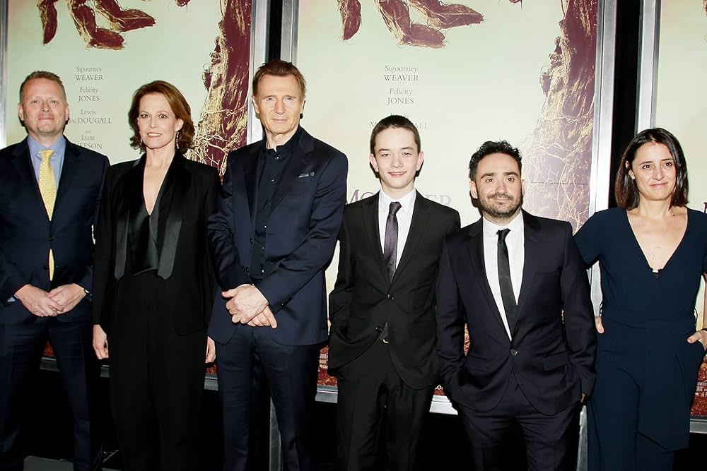 怪物はささやくの画像