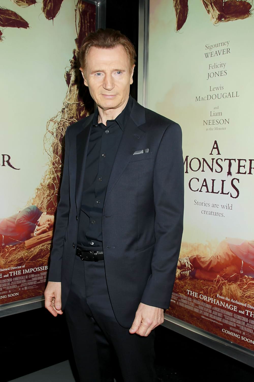 怪物はささやくの画像