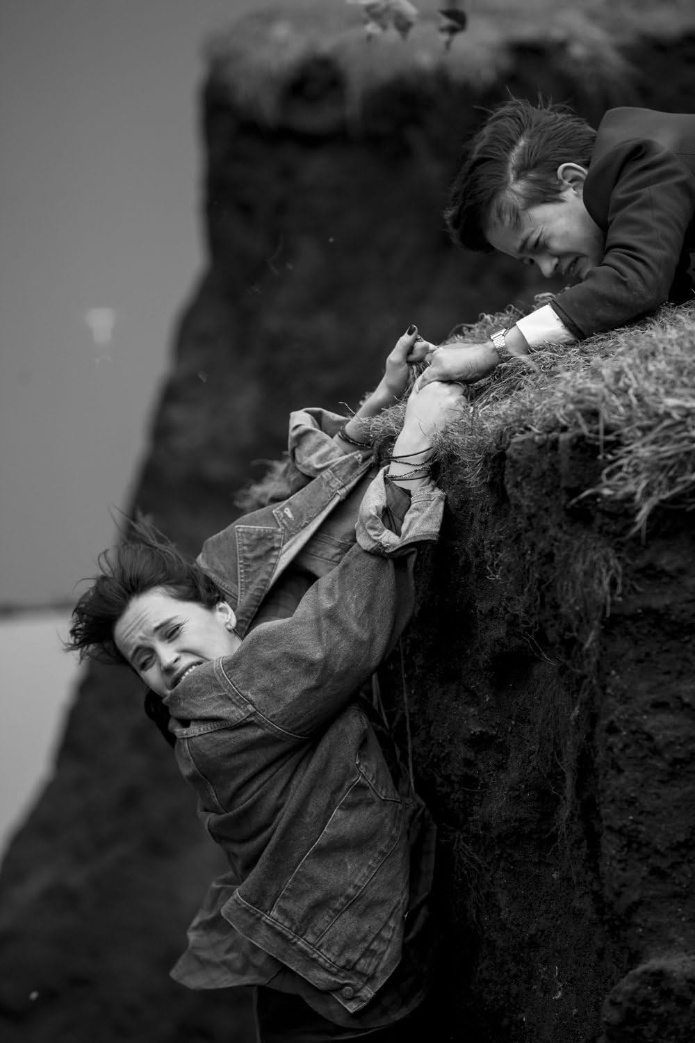 怪物はささやくの画像