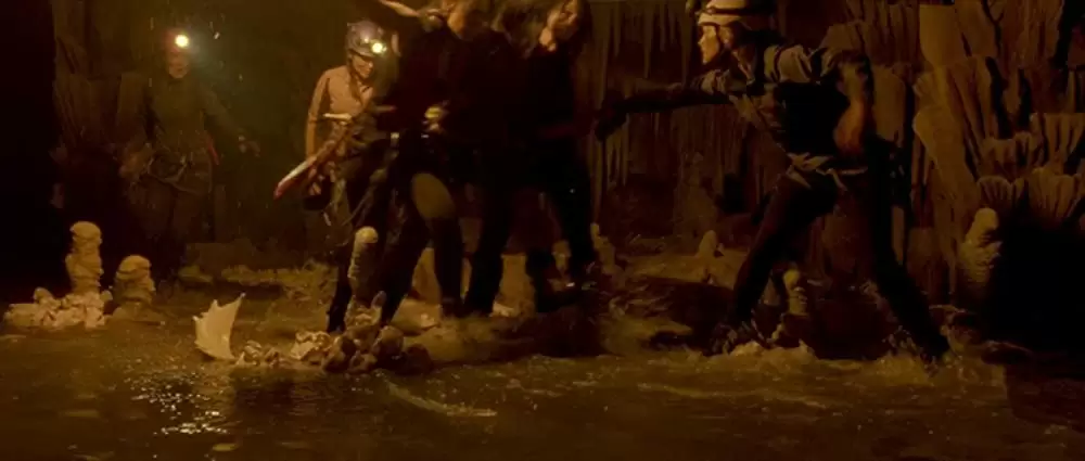 「ディセント」Natalie Mendoza & Shauna Macdonald & サスキア・マルダー & Alex Reid & ノラ＝ジェーン・ヌーン & マイアンナ・バーリングの画像