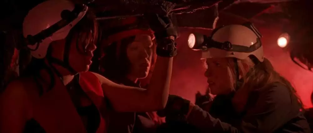 「ディセント」Natalie Mendoza & Shauna Macdonald & Alex Reidの画像