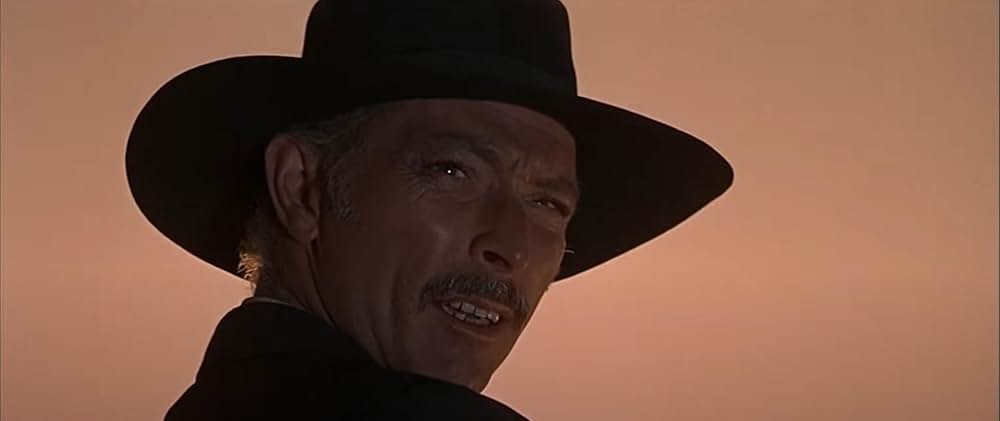 夕陽のガンマンの画像