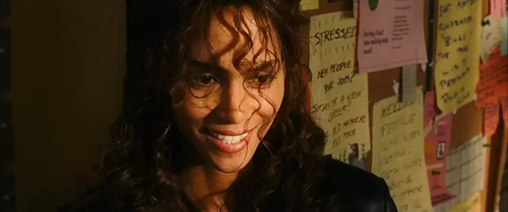 「キャットウーマン」ハル・ベリーの画像