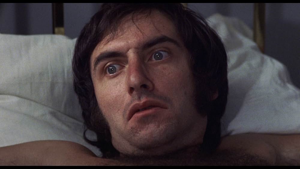 Cannibal Girls（原題）の画像