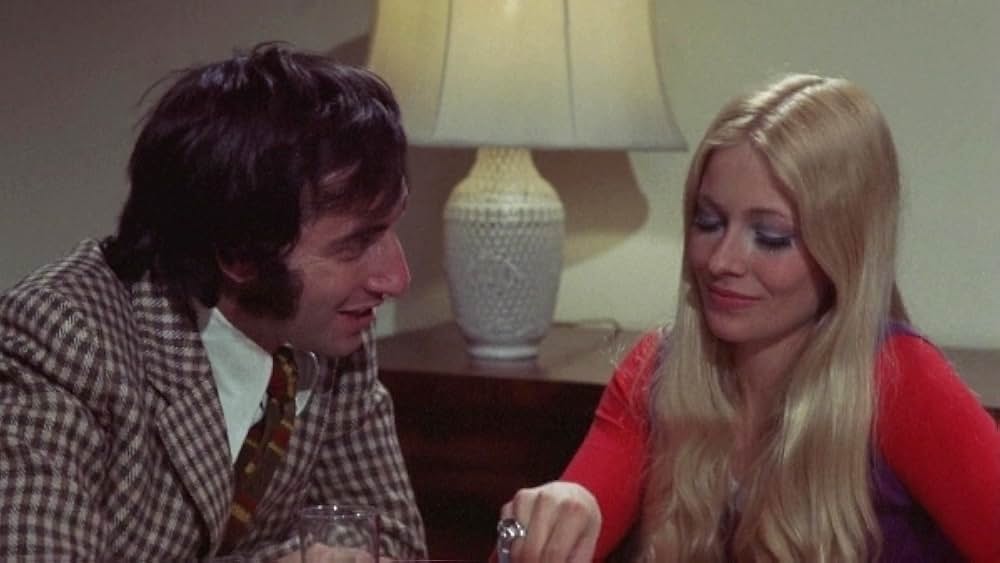 Cannibal Girls（原題）の画像