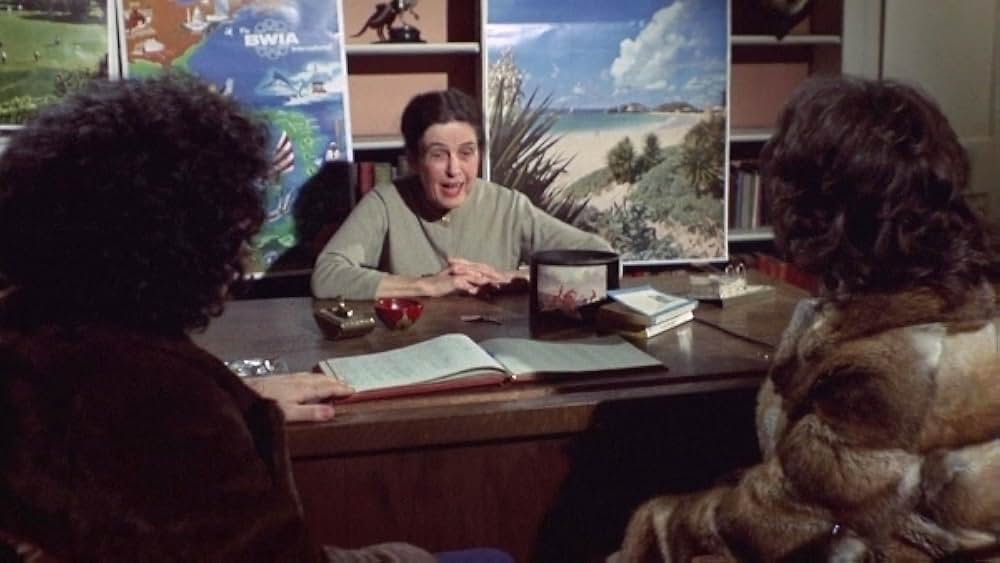 Cannibal Girls（原題）の画像