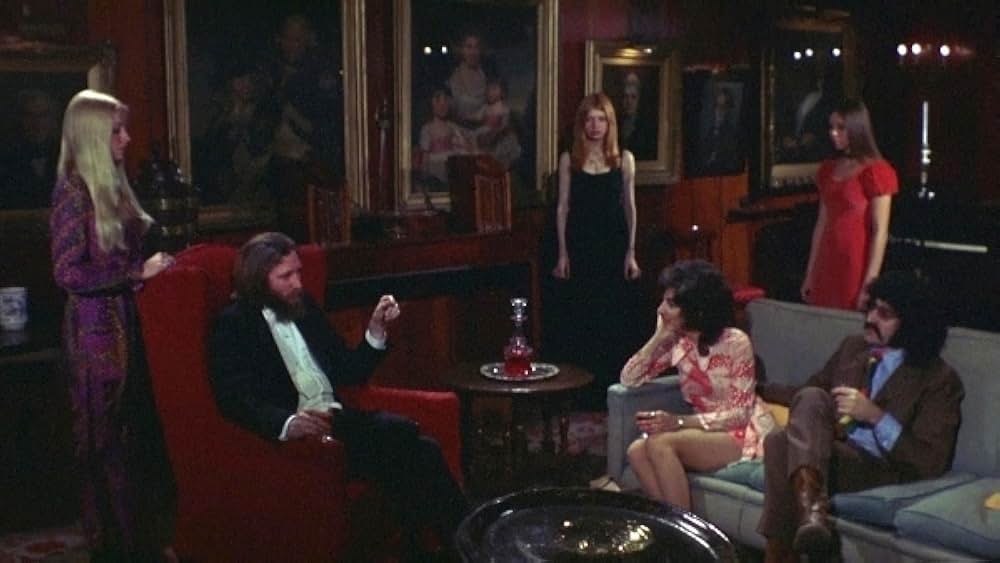 Cannibal Girls（原題）の画像