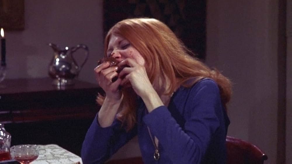 Cannibal Girls（原題）の画像