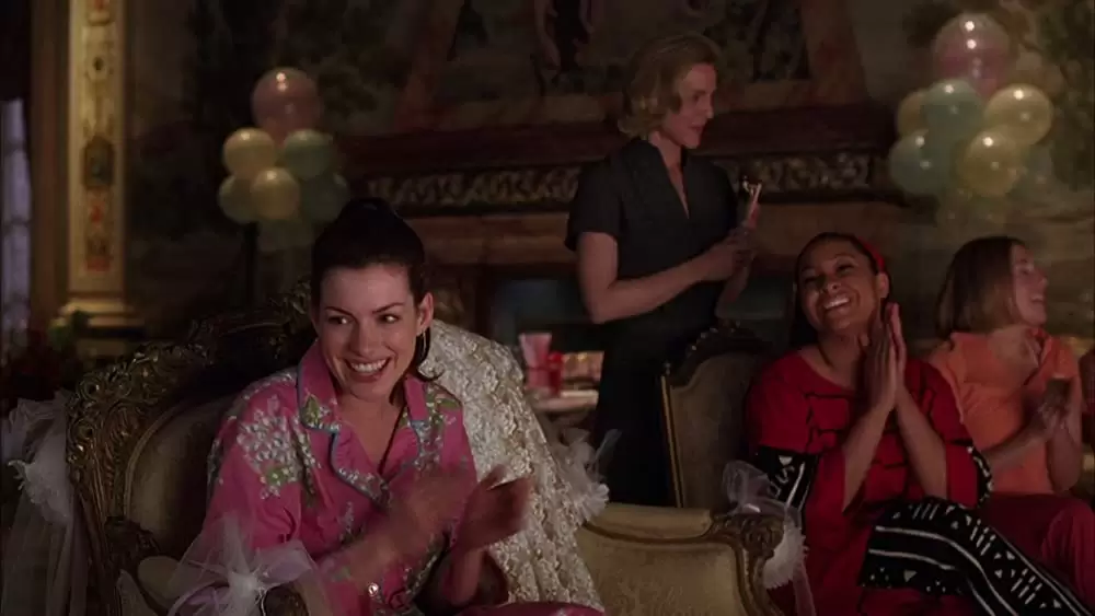 「プリティ・プリンセス2／ロイヤル・ウェディング」アン・ハサウェイ & レイブン・シモーネの画像