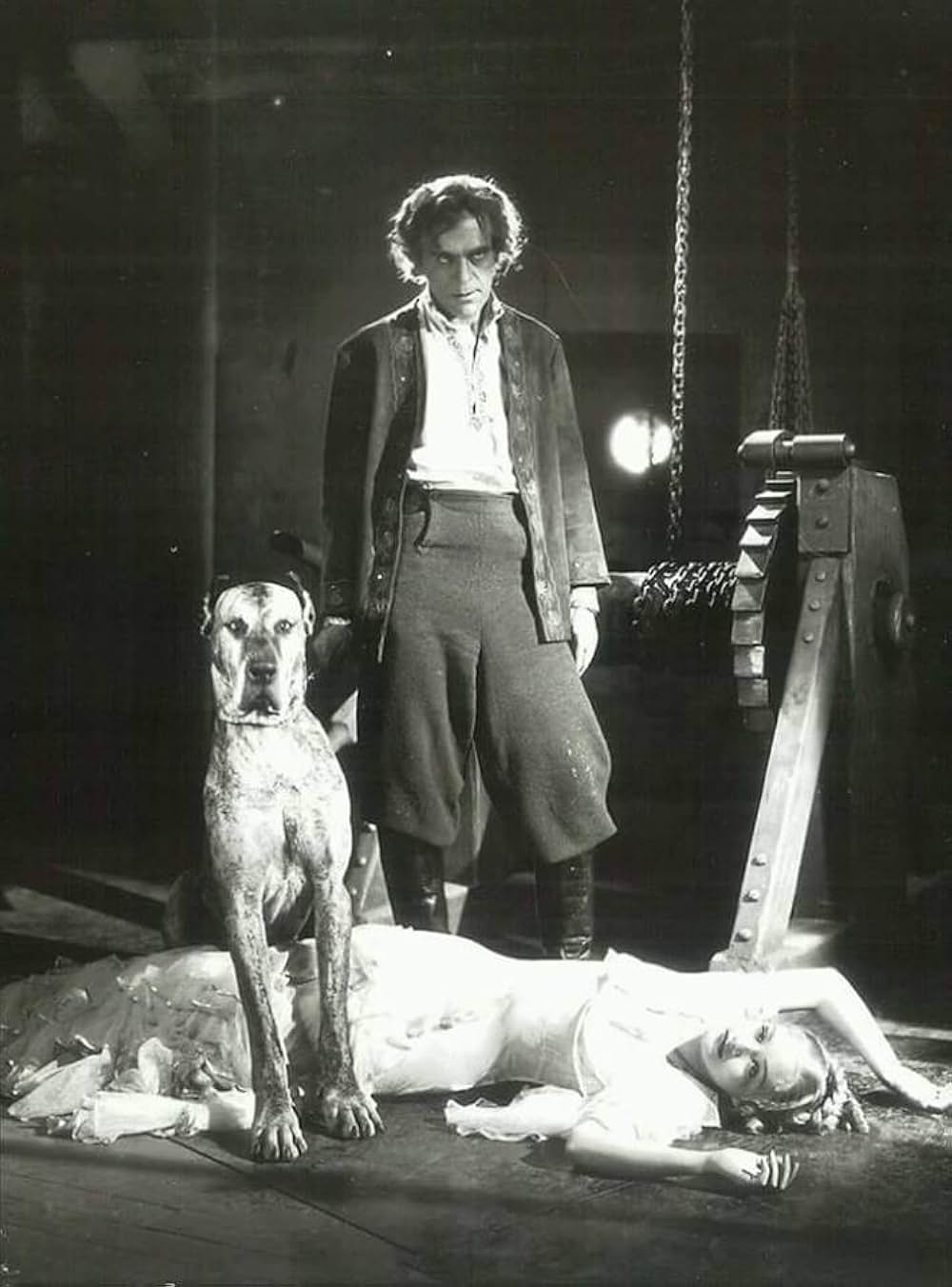 古城の扉の画像