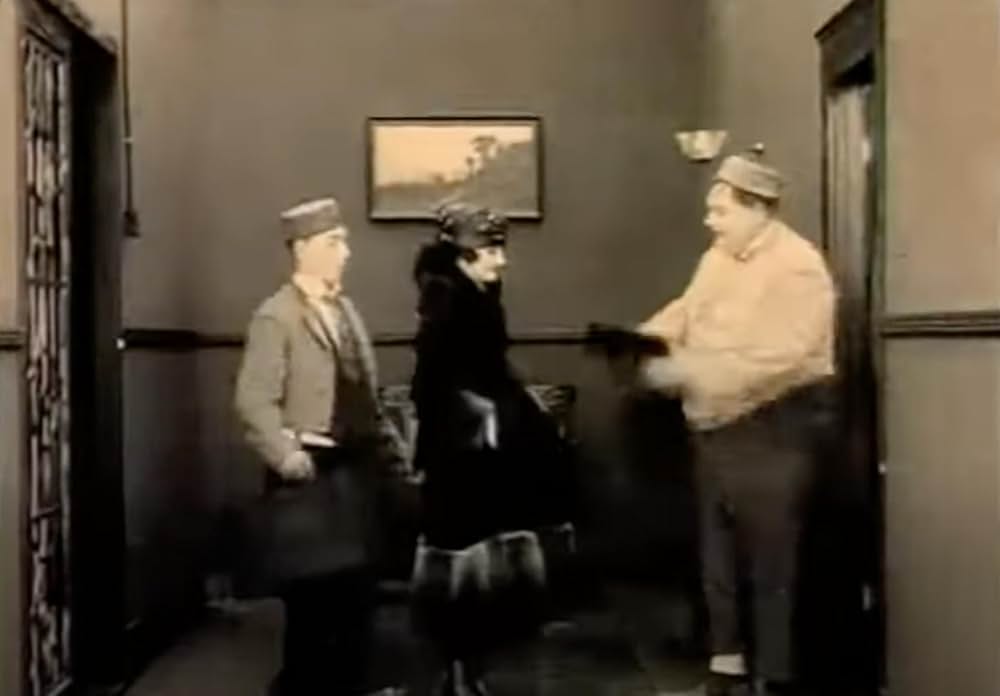 デブ君の給仕の画像