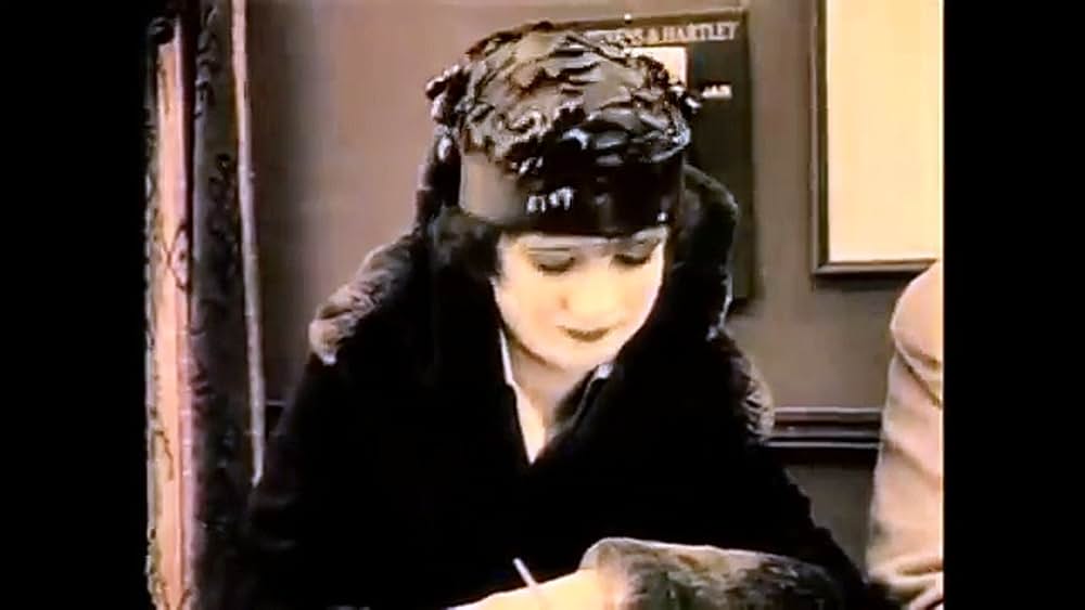 デブ君の給仕の画像