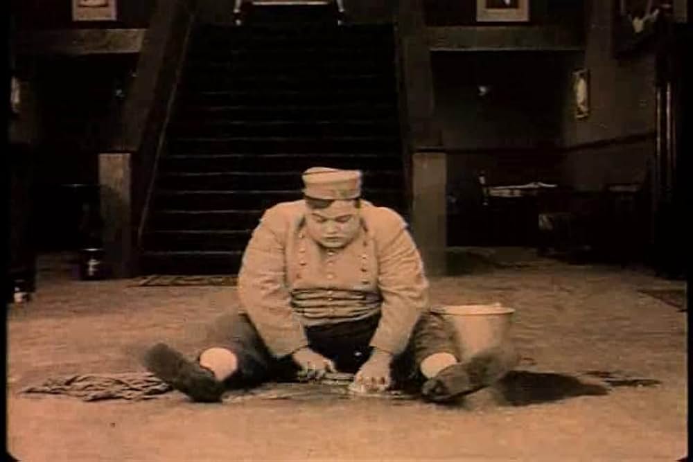 デブ君の給仕の画像