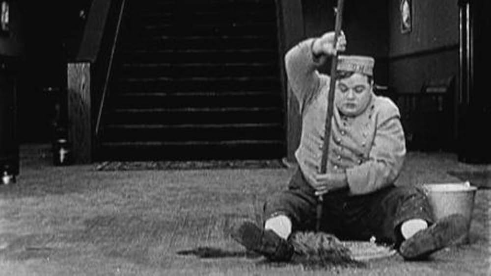 デブ君の給仕の画像