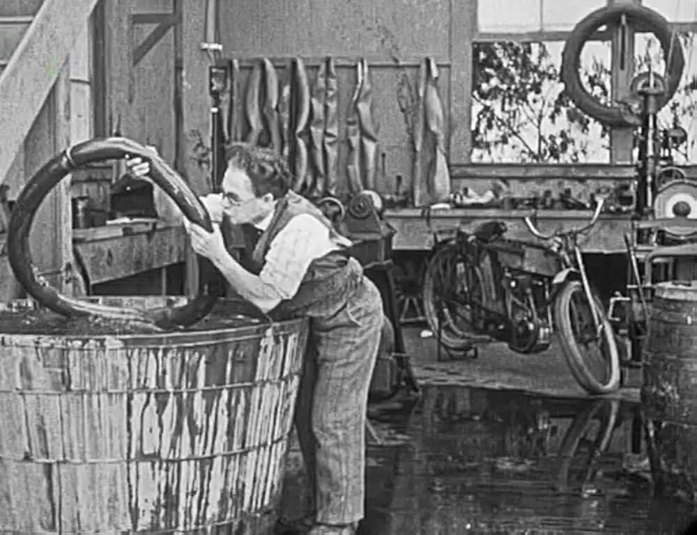 デブの自動車屋の画像