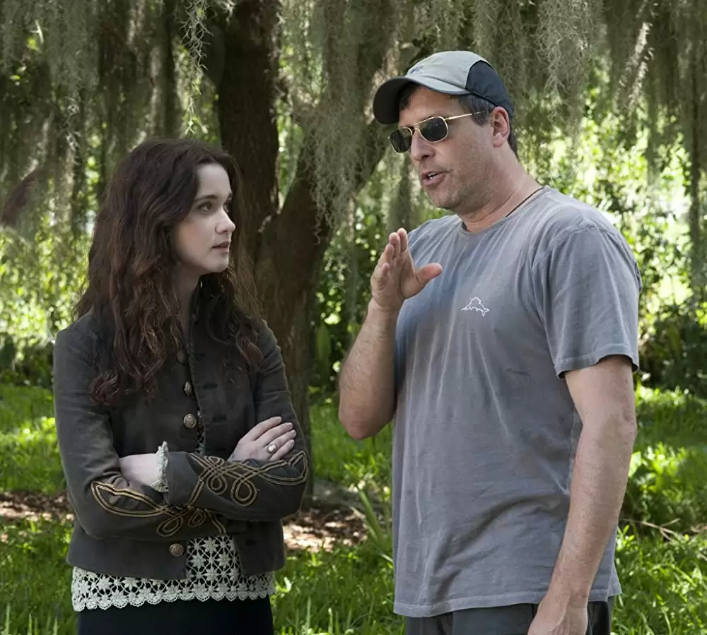 「ビューティフル・クリーチャーズ 光と闇に選ばれし者」リチャード・ラグラベネーズ & アリス・イングラートの画像