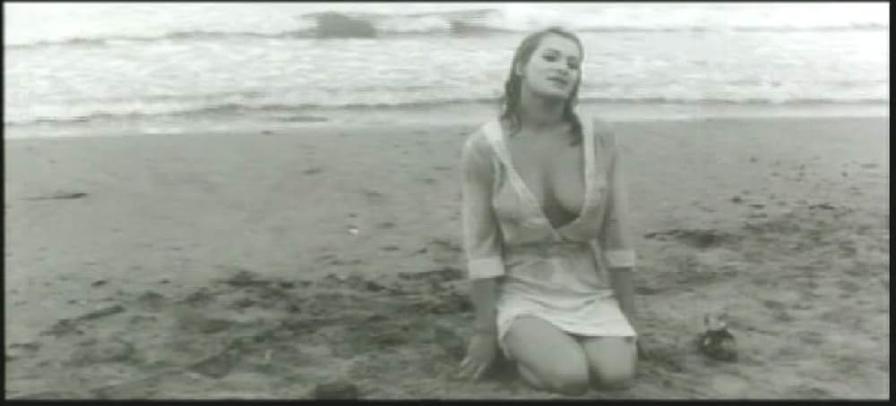 濡れた砂丘の画像