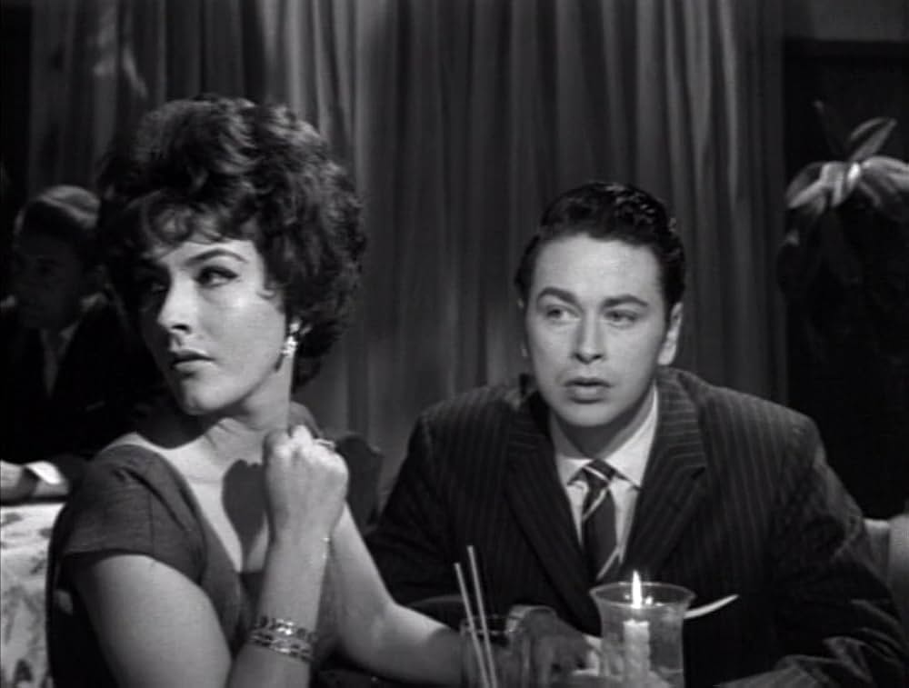 サント VS 吸血鬼女の画像