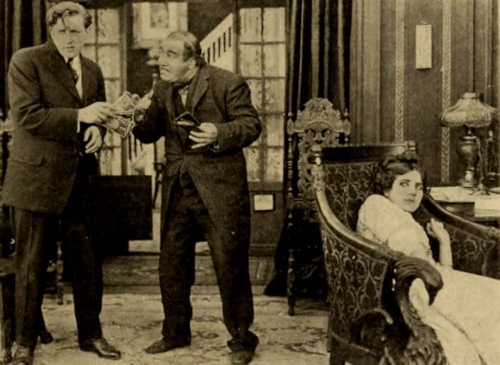The Girl in the Arm-Chair（原題）の写真