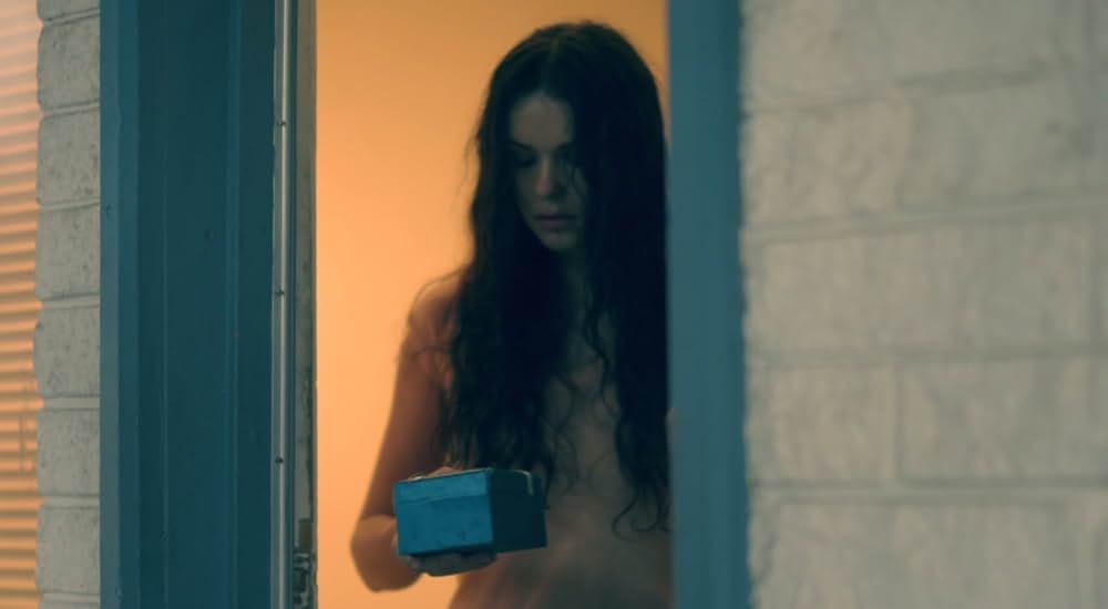 Playing with Dolls（原題）の画像