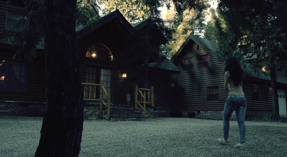 Playing with Dolls（原題）の画像