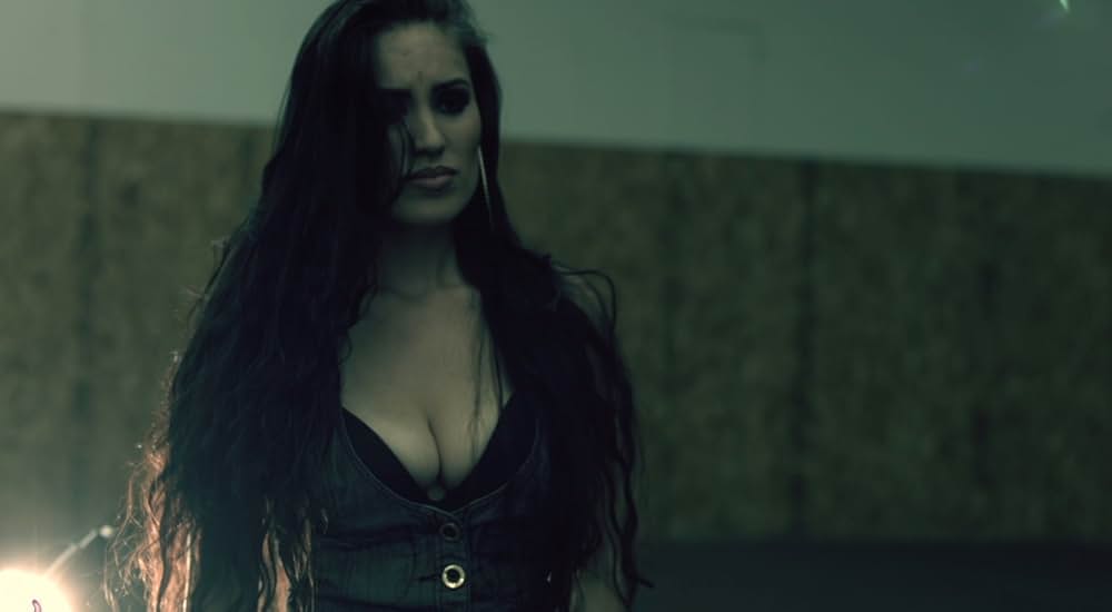 Playing with Dolls（原題）の画像