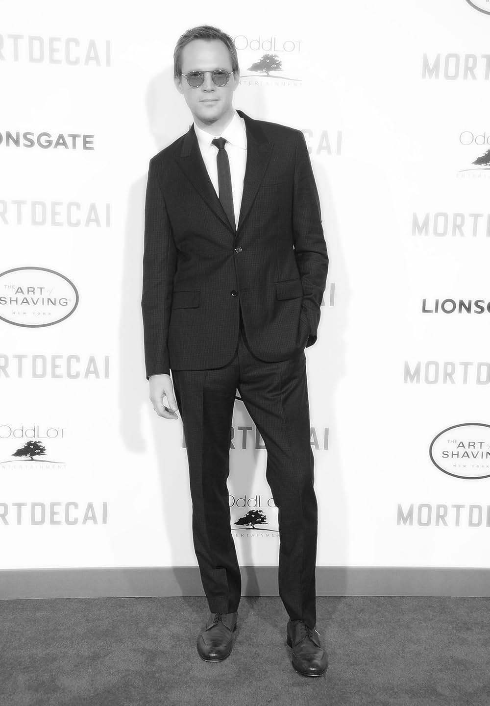 チャーリー・モルデカイ 華麗なる名画の秘密の画像