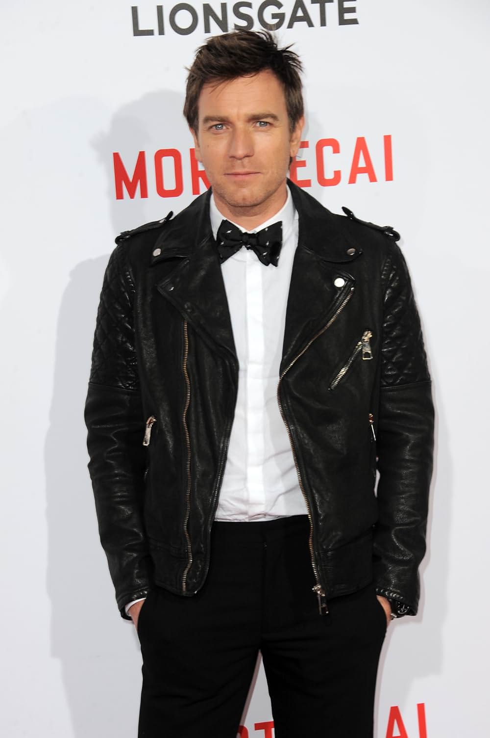 チャーリー・モルデカイ 華麗なる名画の秘密の画像