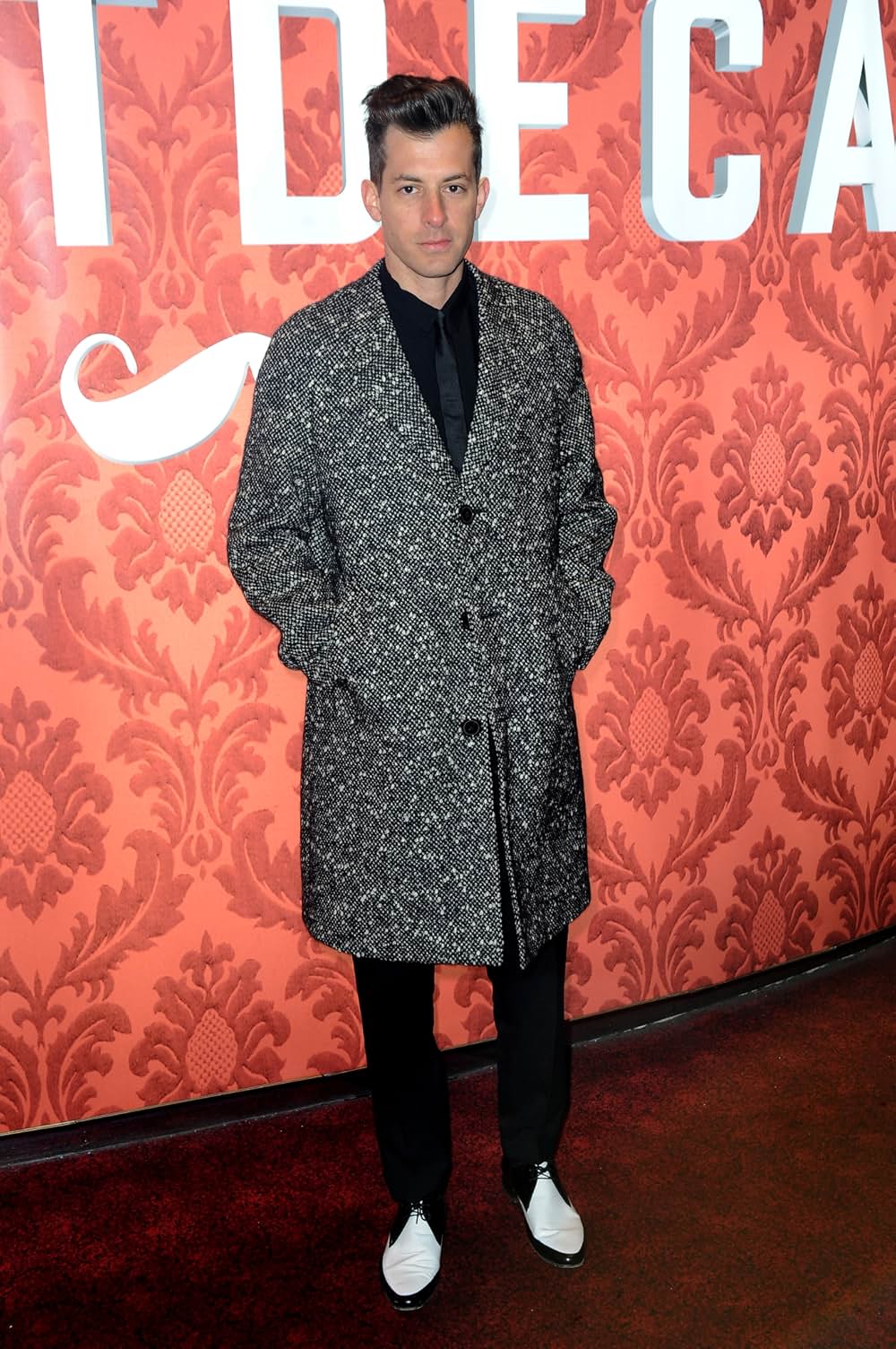 チャーリー・モルデカイ 華麗なる名画の秘密の画像