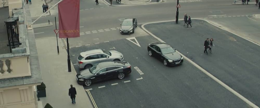 チャーリー・モルデカイ 華麗なる名画の秘密の画像