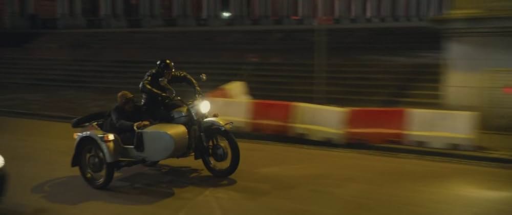 チャーリー・モルデカイ 華麗なる名画の秘密の画像