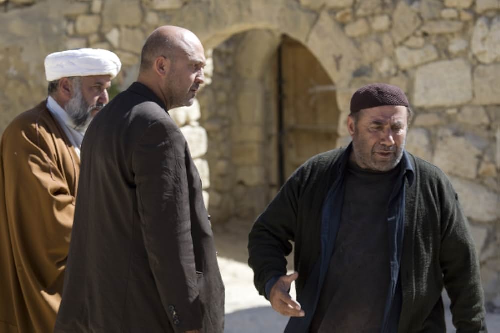 ソラヤ・Mへの投石の画像