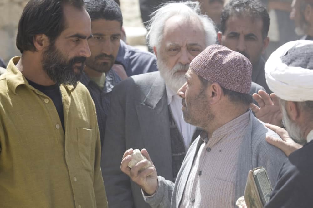 ソラヤ・Mへの投石の画像