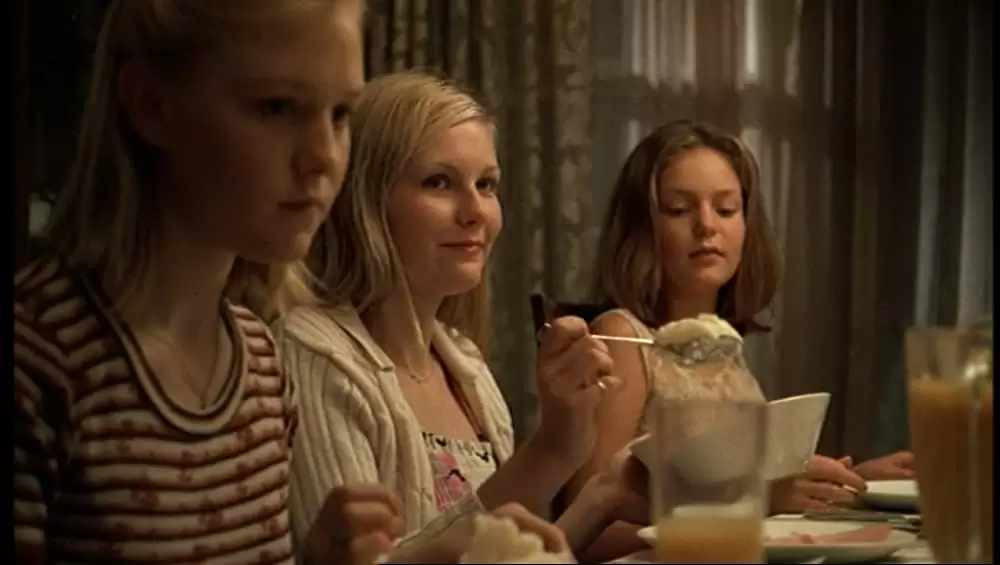 「ヴァージン・スーサイズ」キルステン・ダンスト & ハンナ・R・ホール & Leslie Hayman & Chelse Swainの画像