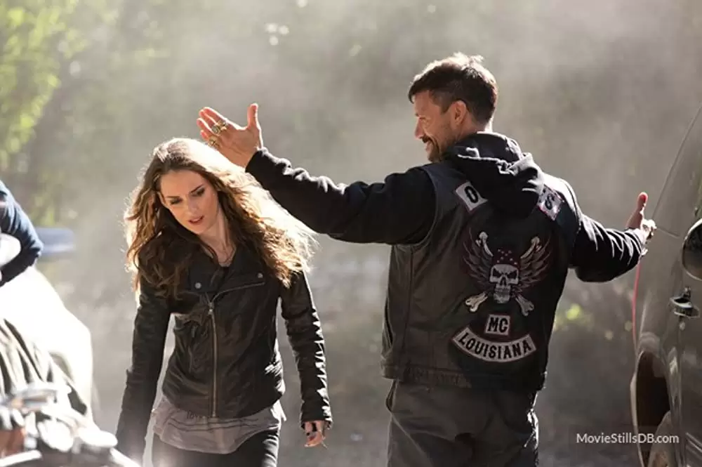 「バトルフロント」ウィノナ・ライダー & フランク・グリロの画像