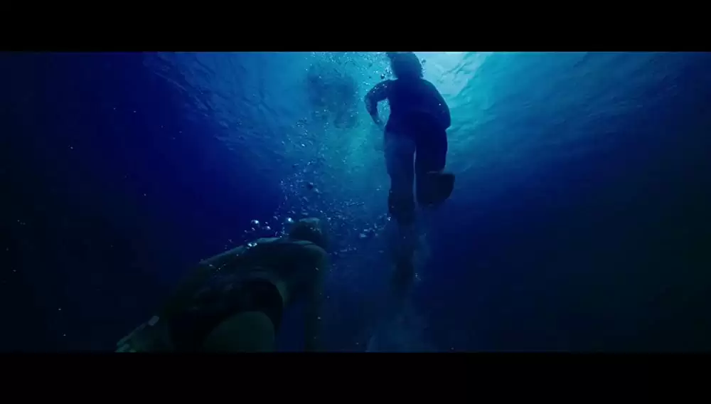 「海底47m」マンディ・ムーア & クレア・ホルトの画像