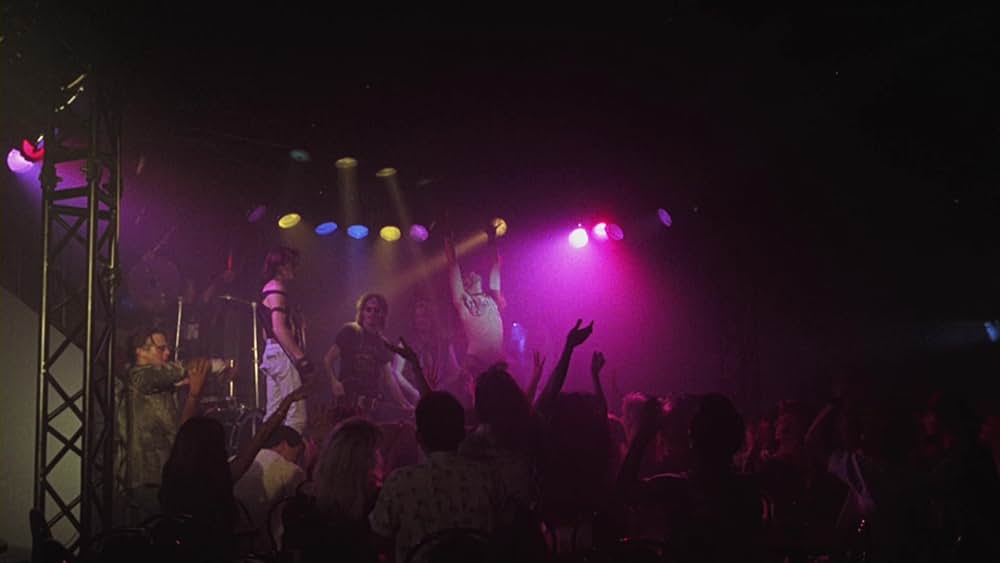 ゴーイング・オーバーボード（原題）の画像