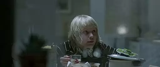 ぼくのエリ 200歳の少女の画像