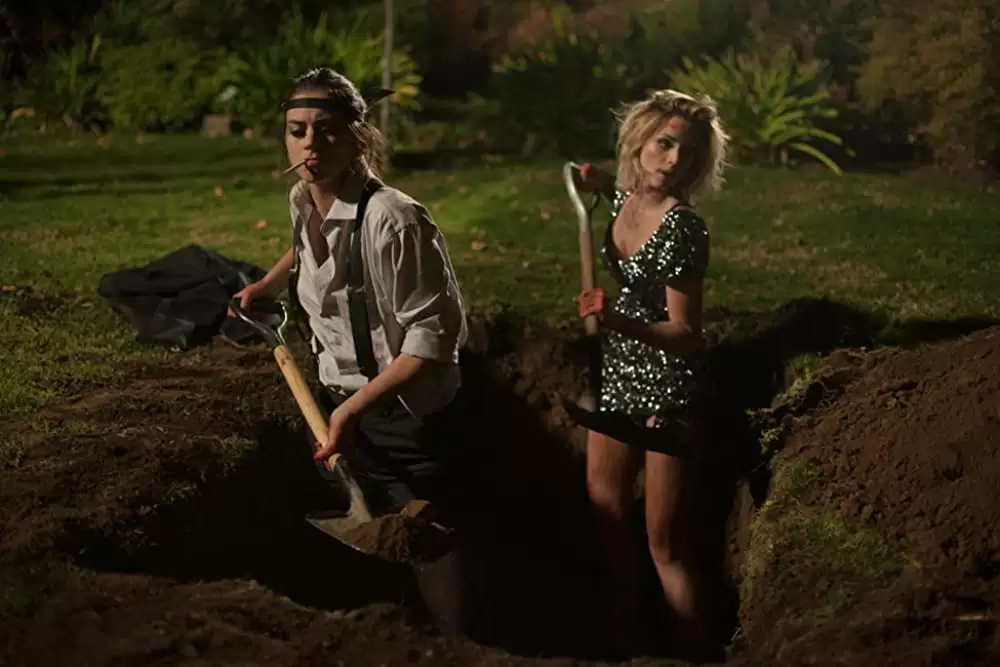 「ノック・ノック」アナ・デ・アルマス & ロレンツァ・イッツォの画像