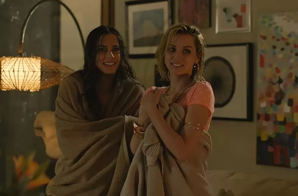 「ノック・ノック」アナ・デ・アルマス & ロレンツァ・イッツォの画像