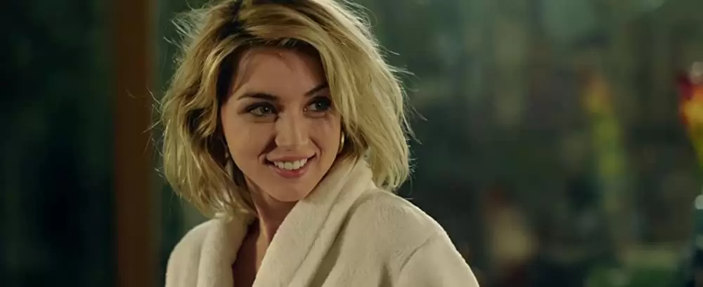 「ノック・ノック」アナ・デ・アルマスの画像