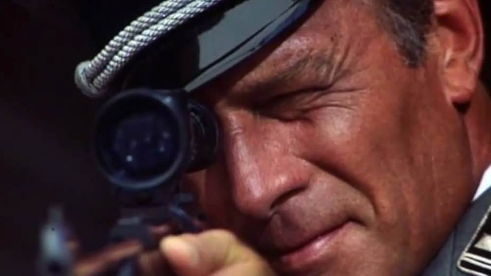 赤と黒の十字架の画像