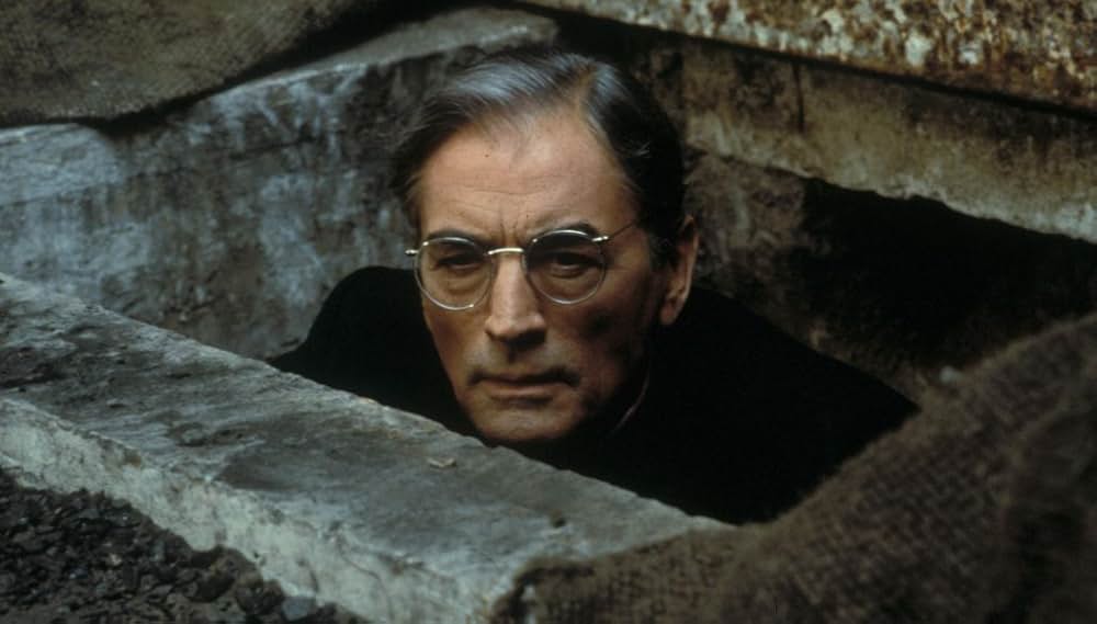 赤と黒の十字架の画像